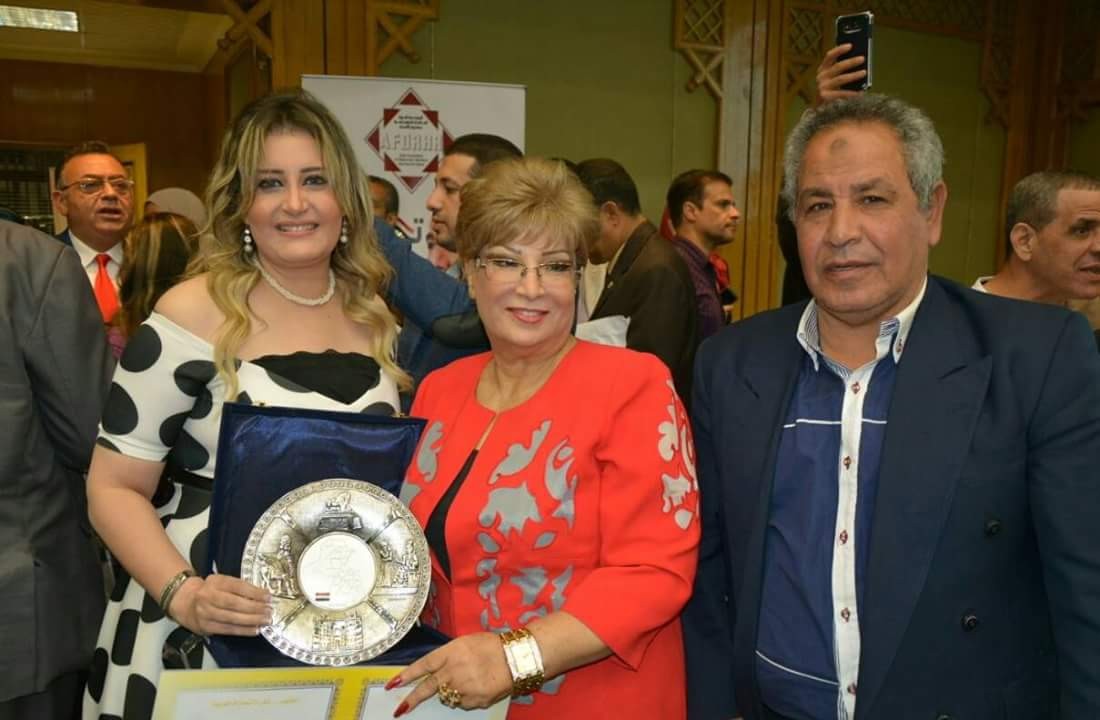 الأفرواسيوى يكرم الإعلامية رباب سليم بمؤتمر الشعوب العربية