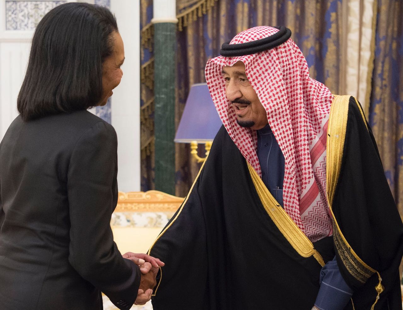 عاجل: الملك سلمان يستقبل وزيرة الخارجية الأمريكية الأسبق كونداليزا رايس.