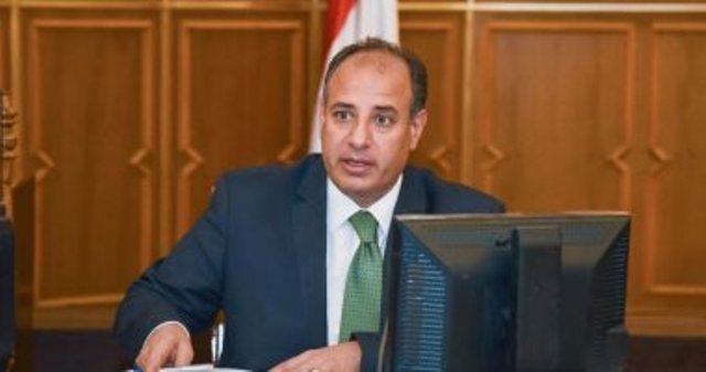 الإسكندرية: تدعيم أسطول هيئة النقل والركاب بقطار خدمة السكة والبنية التحتية