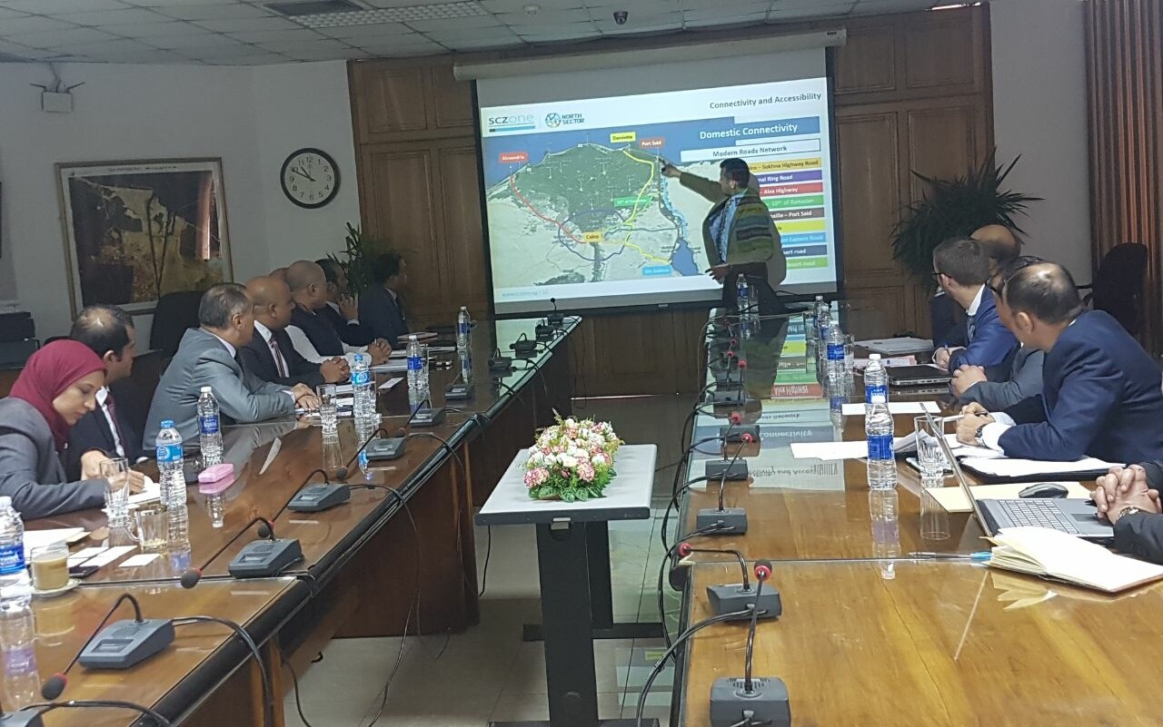نائب رئيس المنطقة الإقتصادية يستقبل وفد شركة خطوط الملاحة الفرنسية "CMA GCM"