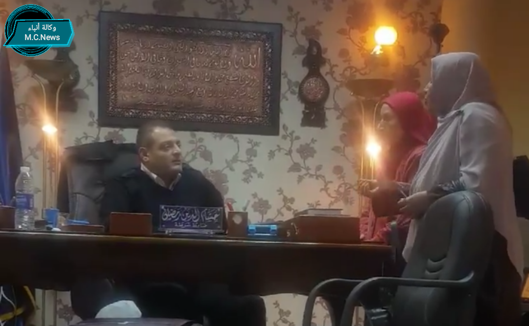 ضابط شرطة بمرور العجمى بالإسكندرية برتبة "إنسان"   (فيديو)