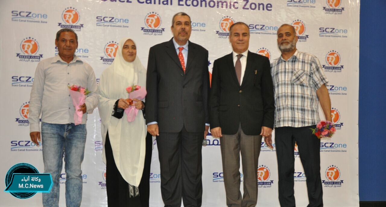 تكريم العامل المثالى بموانىء بورسعيد بمناسبة عيد العمال