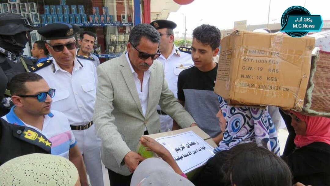 مديرية أمن الإسماعيلية توزع كراتين رمضان علي بعض الأسر الأولي بالرعاية (صور)