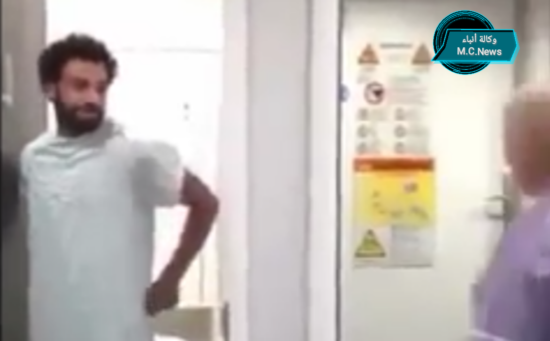 محمد صلاح يبث فيديو من داخل المستشفى لحظة إجراء الأشعة على ذراعه