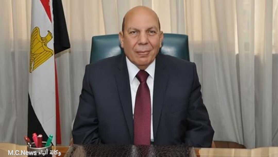 اللواء عادل لبيب اتقوا الله أنا في بيتى وسط اسرتى وأحفادي