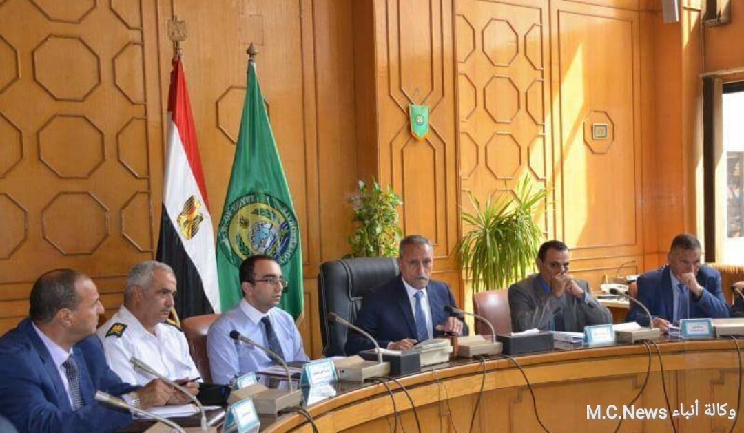 محافظ الإسماعيلية: حلول جزرية لمشكلات الصرف الصحى وإلغاء لجان المشتريات بالوحدات المحلية