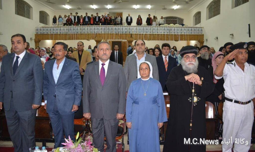 محافظ ومدير أمن الاسماعيلية يشهدان احتفالية مدرسة القديس يوسف ويكرموا أوائل الخريجين