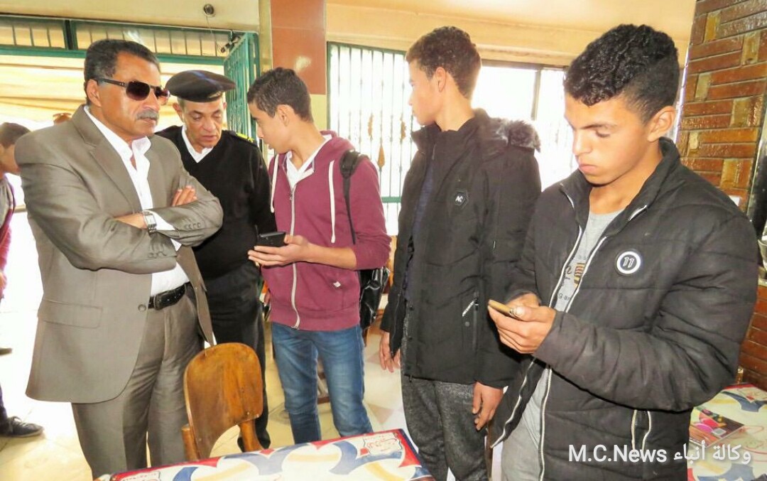 بخامس أيام الحملة مدير أمن الإسماعيلية يفاجئ طلبة المدارس الهاربة علي المقاهي بحي أول