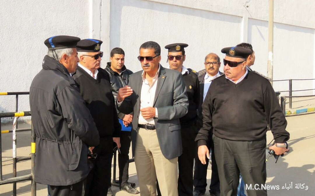 مدير أمن الإسماعيلية يرصد الحالة الأمنية بوسط المدينة سيراً علي الأقدام صباح الجمعة
