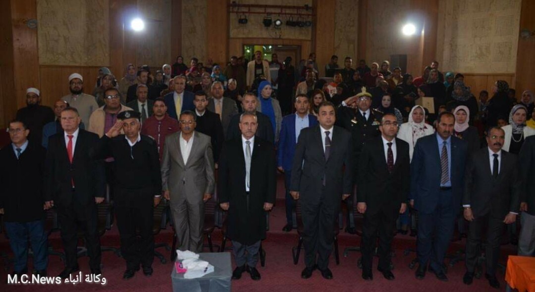 محافظ الإسماعيلية يكرم أمهات وزوجات الشهداء في الذكري الـ ٦٧ لعيد الشرطة