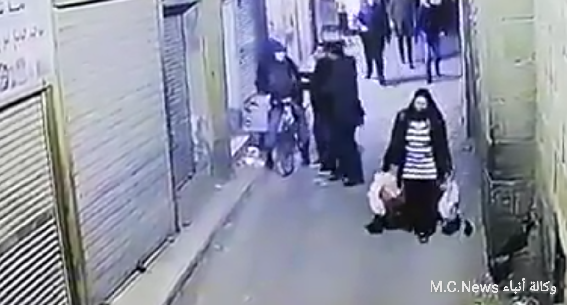 حصري: لحظة تفجير إرهابي الدرب الأحمر نفسة في قوات الأمن أثناء القبض علية  (فيديو)