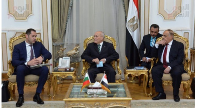 العصار ورئيس هيئة التصنيع يبحثان مع نائب وزير الإقتصاد البلغارى سبل التعاون المشترك
