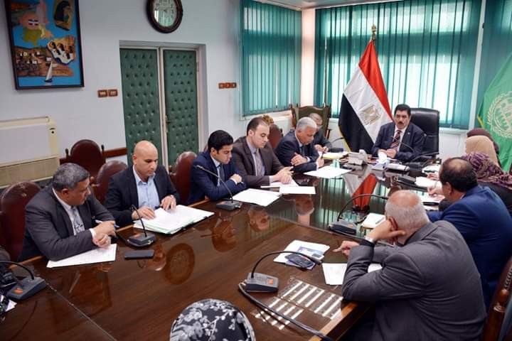 محافظ القليوبية يعقد إجتماعاً باللجنة العليا لإدارة الإعلانات بالمحافظة