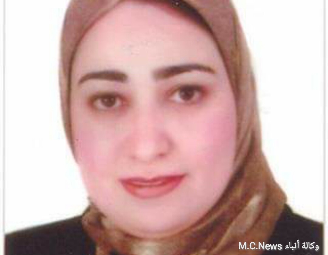 الفنانة ريهام الشربينى في معرض مصورات فنون جميلة