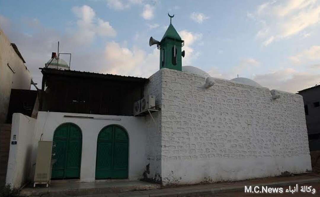 ماذا تعرف عن مسجد «الدرع» الذي صلي فيه الرسول (ص) قبل غزوة أحد؟   (فيديو)
