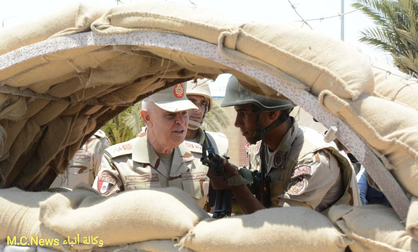 رئيس الأركان يتفقد القوات بشمال سيناء ويشدد علي اليقظة للتصدى لكافة التهديدات المحتملة