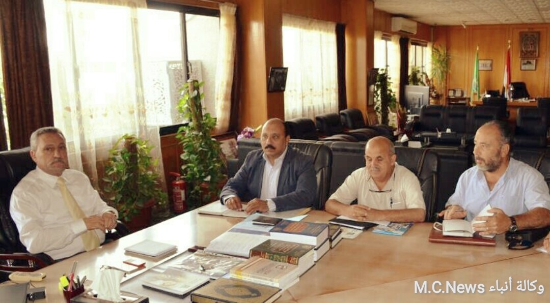 محافظ الإسماعيلية بإجتماع موسع لدراسة توصيل مياة الشرب والكهرباء للقرى والمناطق المحرومة