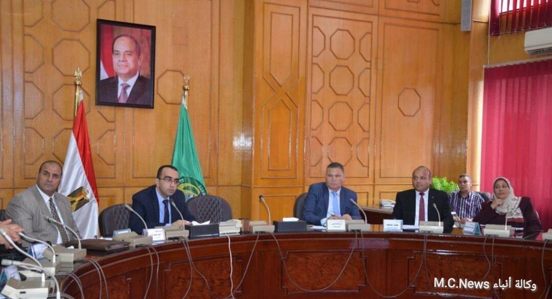 نائب محافظ الإسماعيلية يتابع الموقف التنفيذي للبدء في تطوير طريق الإسماعيلية - السويس